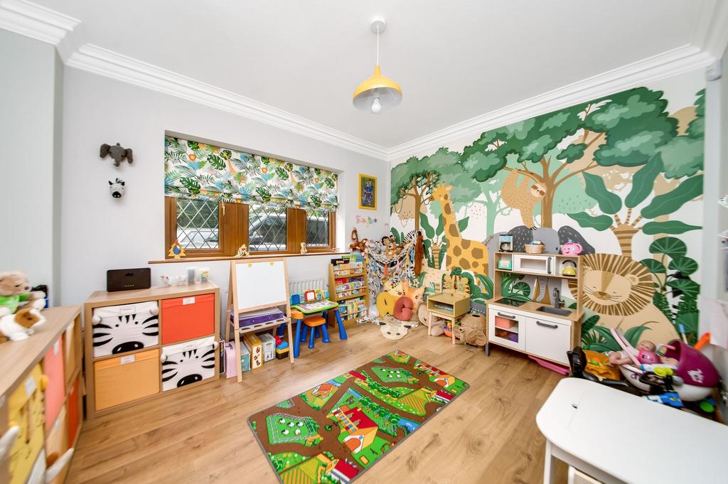 Adjoining family room/snug
