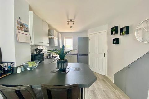 11 Barnsdale Drive, Hampton Gardens, Peterborough, PE7 8LD
