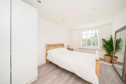 1 bedroom flat for sale, Vanbrugh Park, London SE3