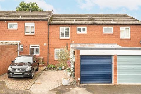 23 Lucorn Close, London, SE12 0SX