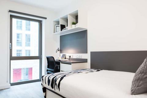 Studio to rent, Holloway Road