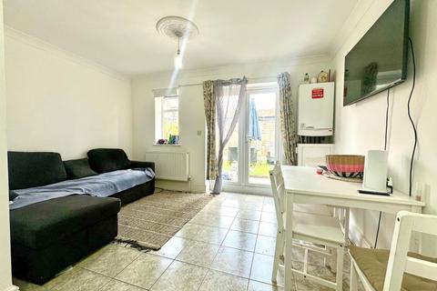 64b Elgin Road, Ilford, IG3 8LN
