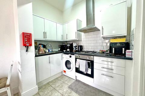 64b Elgin Road, Ilford, IG3 8LN