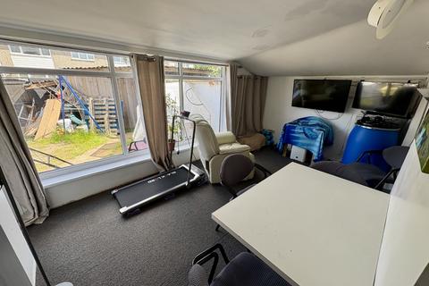 18 Bates Green, Norwich, NR5 8YN