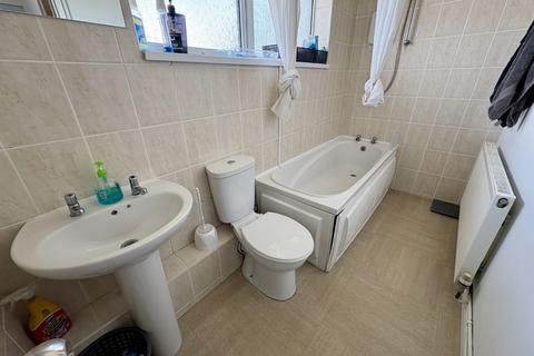18 Bates Green, Norwich, NR5 8YN