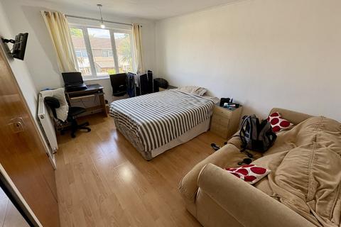 18 Bates Green, Norwich, NR5 8YN