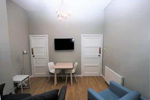 2 bedroom flat to rent, Dudley Drive, Glasgow, G12