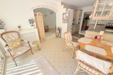 3 bedroom apartment for sale, The Avenue, Branksome Park , Poole, BH13