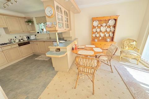 3 bedroom apartment for sale, The Avenue, Branksome Park , Poole, BH13