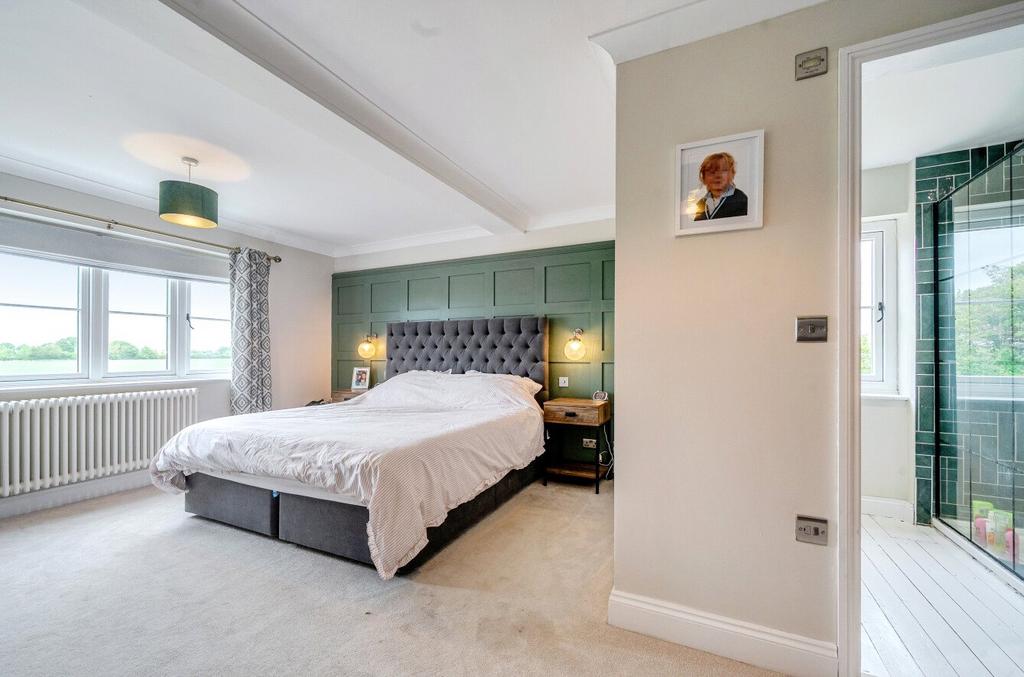 Main Bedroom & Showe