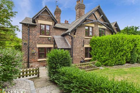 3 bedroom cottage for sale, Alder Lane, Knowsley, L34