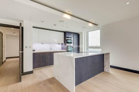 3 bedroom apartment to rent, Sovereign Court, Hammersmith W6