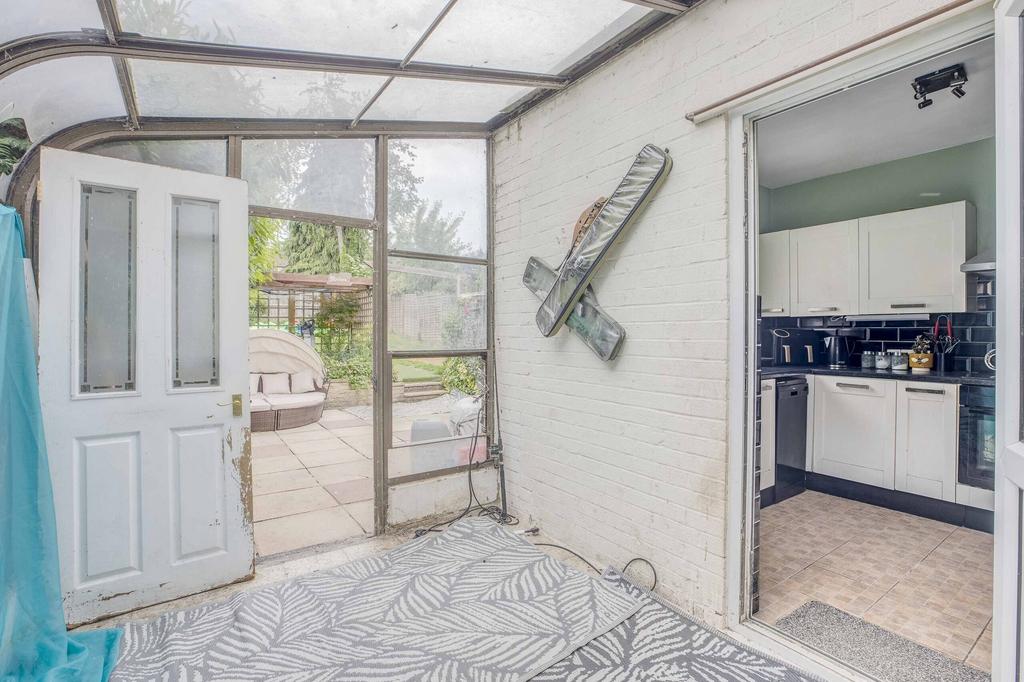 81 Seymour Park Road, SL7 3 ES (LOW RES)-11