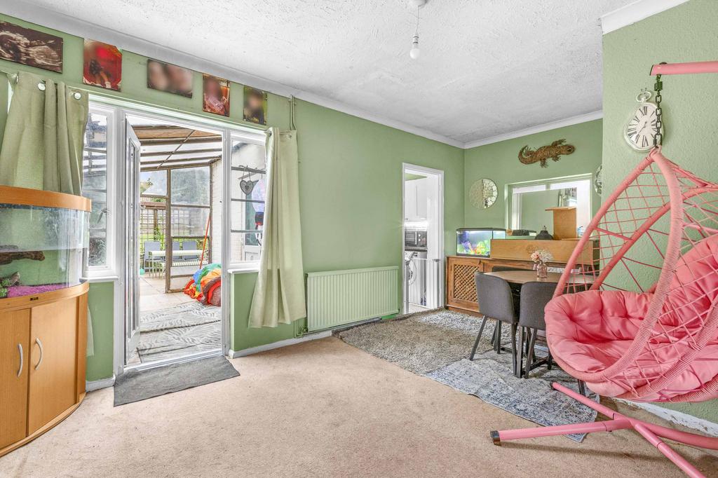 81 Seymour Park Road, SL7 3 ES (LOW RES)-2