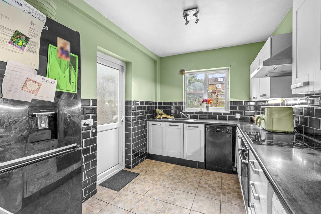 81 Seymour Park Road, SL7 3 ES (LOW RES)-4
