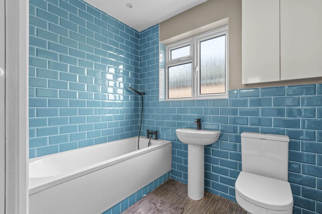 81 Seymour Park Rd, SL7 3 ES (LOW RES)-6