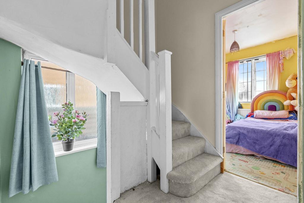 81 Seymour Park Rd, SL7 3 ES (LOW RES)-7