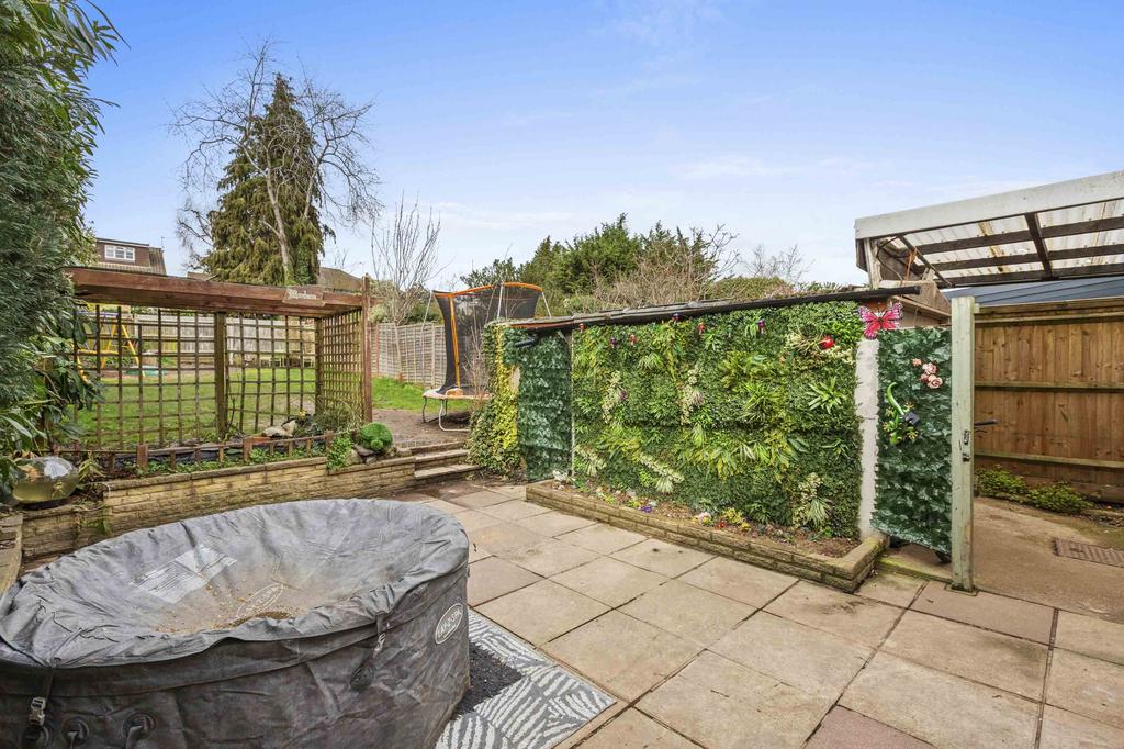 81 Seymour Park Rd, SL7 3 ES (LOW RES)-14