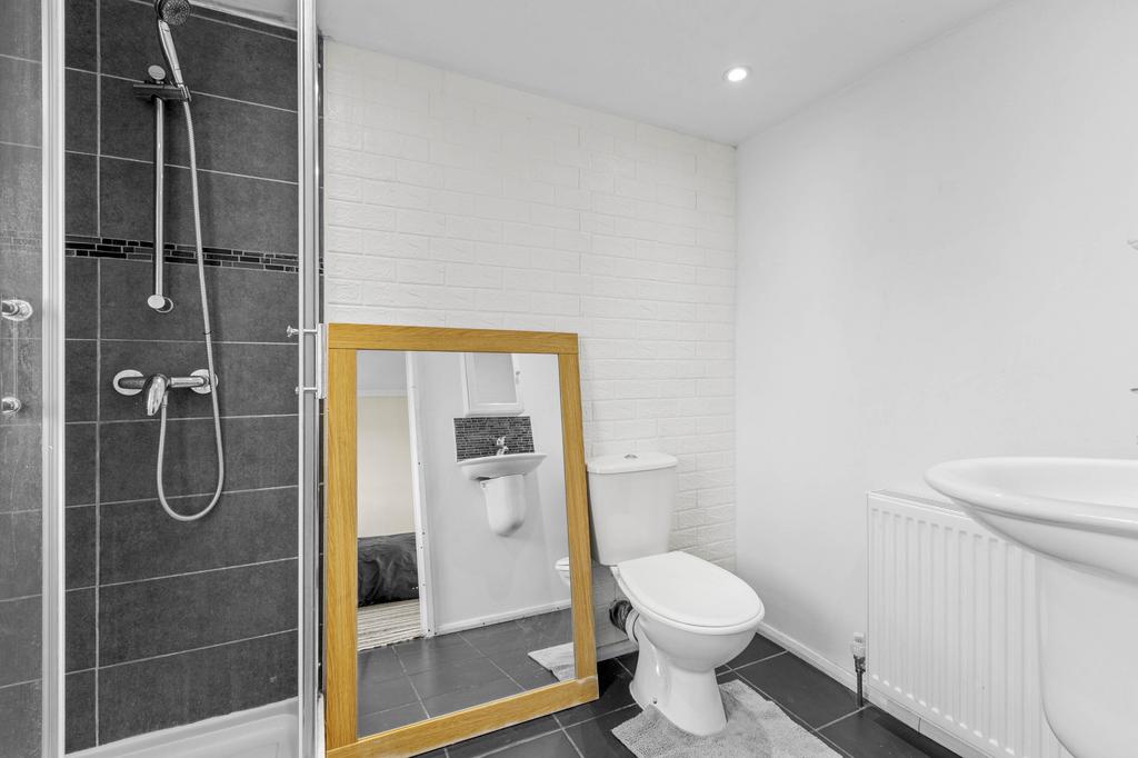 81 Seymour Park Rd, SL7 3 ES (LOW RES)-2