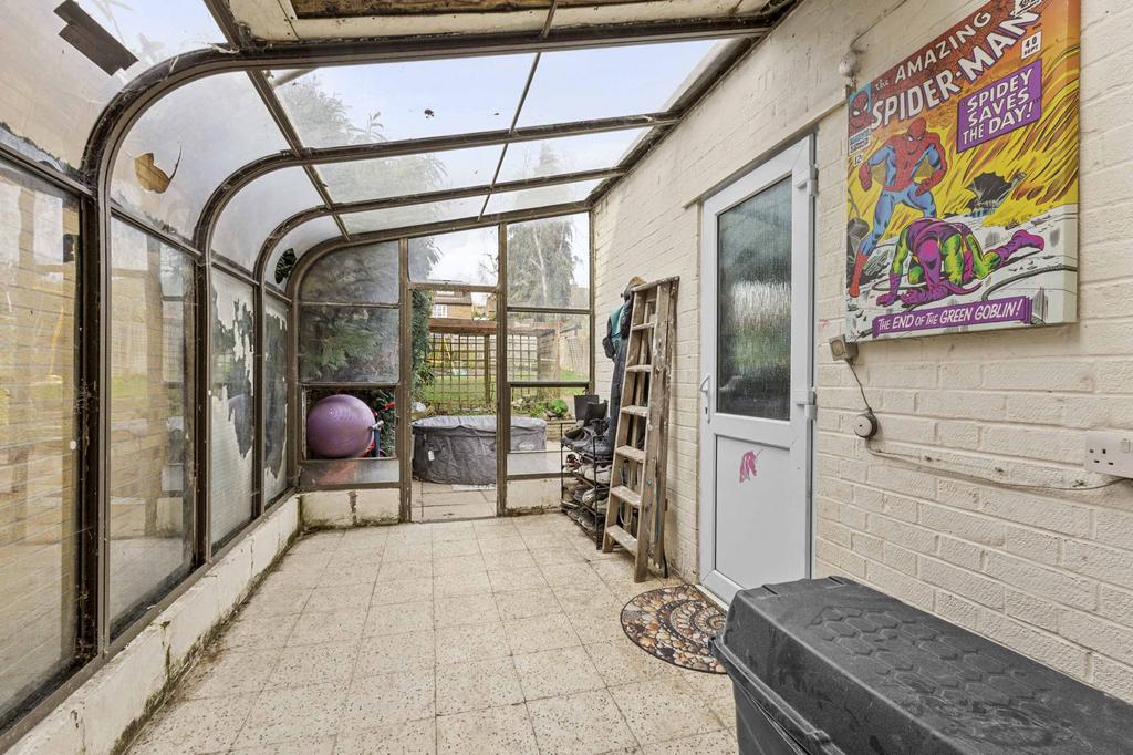 81 Seymour Park Rd, SL7 3 ES (LOW RES)-12