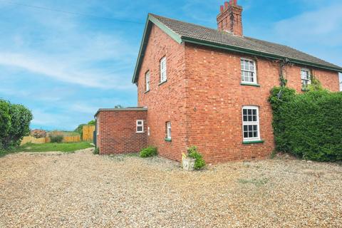 3 bedroom semi-detached house to rent, Titchwell