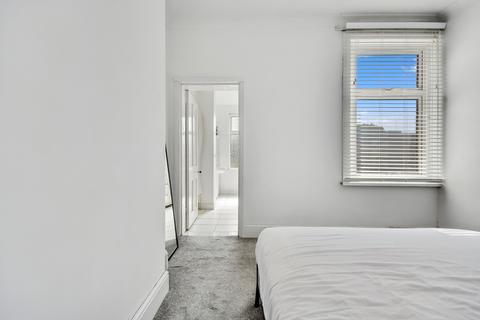 32 Upper Bridge Road, Chelmsford, CM2 0AZ