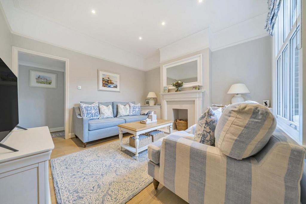 Schubert Road, London, London, SW15 2 bed flat - £550,000