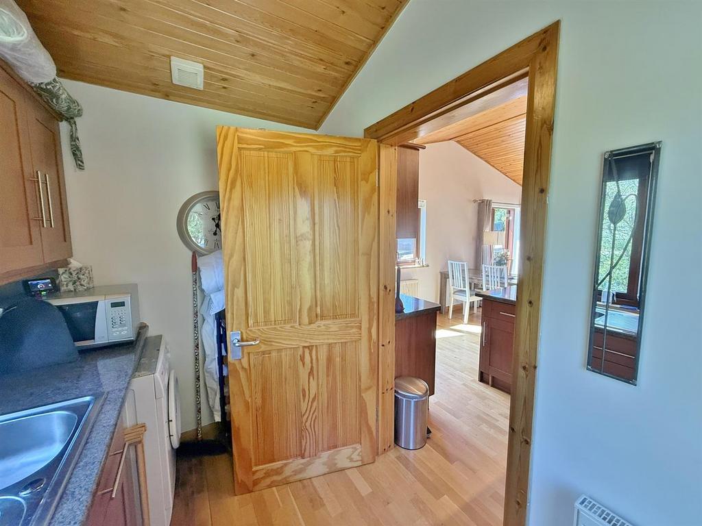 Utility to kitchen area