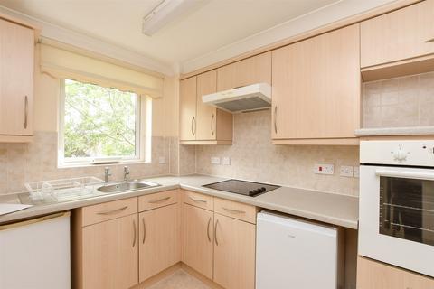 1 bedroom flat for sale, London Road, Redhill, Surrey