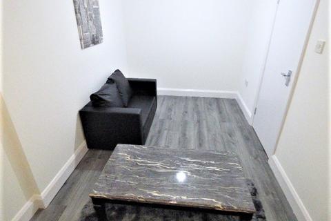 4 bedroom townhouse to rent, Skelley Road, London E15