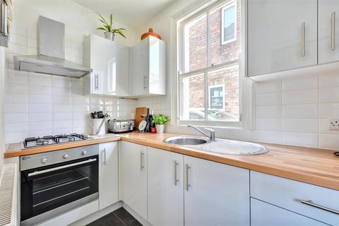 7 Abbey Road, Beeston, Nottingham, NG9 2QF