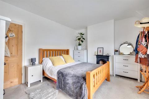 7 Abbey Road, Beeston, Nottingham, NG9 2QF
