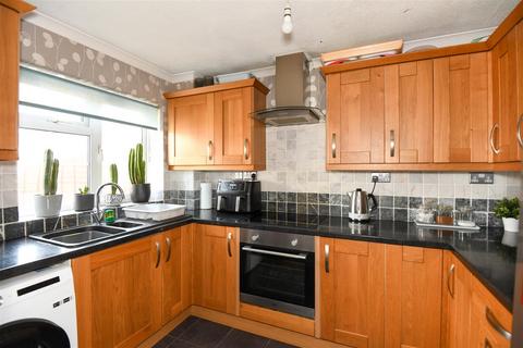 19 Baydon Close, Trowbridge, BA14 0RS