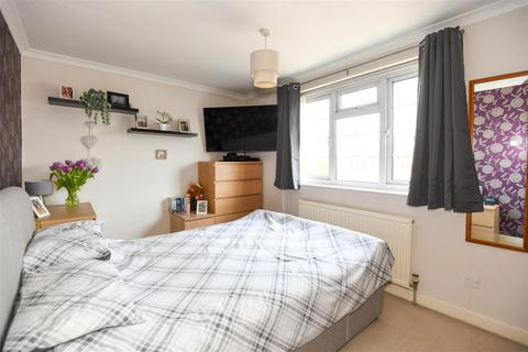 19 Baydon Close, Trowbridge, BA14 0RS