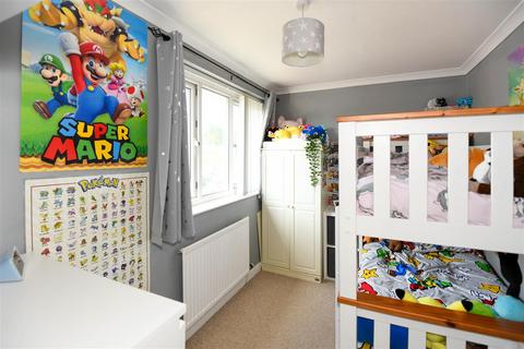 19 Baydon Close, Trowbridge, BA14 0RS