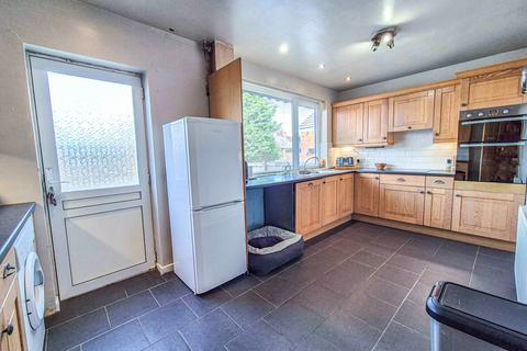 3 bedroom semi-detached house for sale, Hollymount Drive, Moorside, Oldham, OL4
