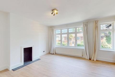 2 bedroom flat for sale, Courtlands Avenue, Kew, Richmond, Surrey TW9