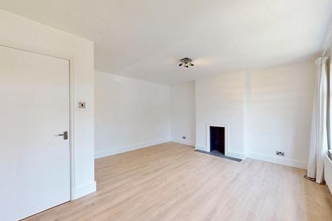 2 bedroom flat for sale, Courtlands Avenue, Kew, Richmond, Surrey TW9