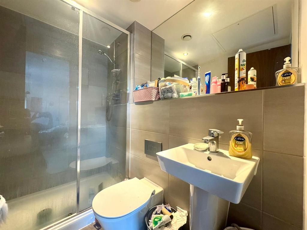 Ensuite.jpeg