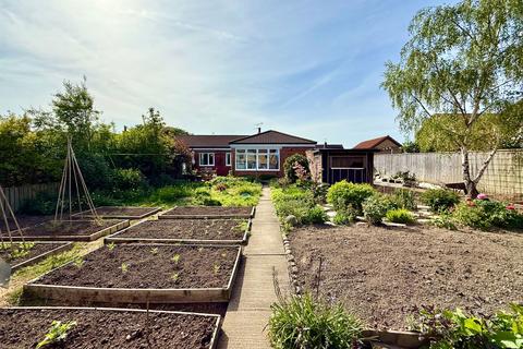 4 bedroom semi-detached bungalow for sale, Thorp Arch, Wetherby, Grange Avenue, LS23