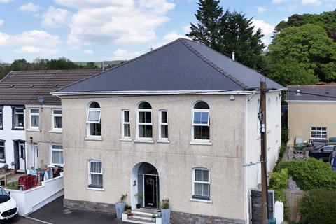 undefined, Horeb Terrace, Aberdare CF44