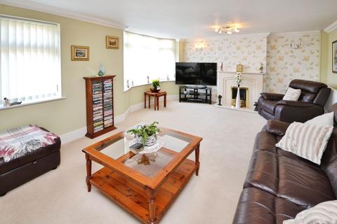 56 Thames Crescent, Corringham, Stanford-le-hope, SS17 9DU
