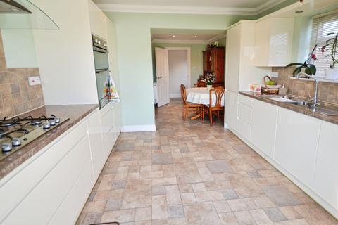 56 Thames Crescent, Corringham, Stanford-le-hope, SS17 9DU