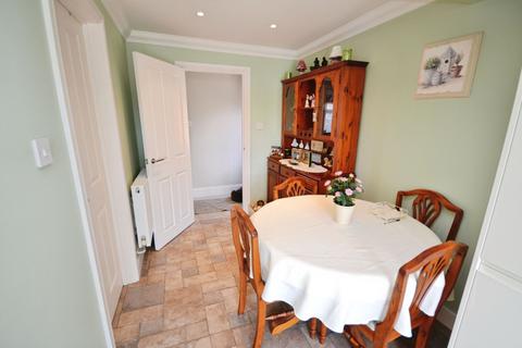 56 Thames Crescent, Corringham, Stanford-le-hope, SS17 9DU