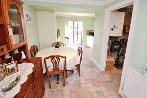 56 Thames Crescent, Corringham, Stanford-le-hope, SS17 9DU