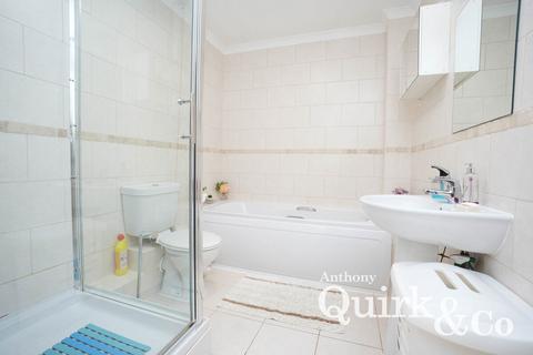 2 bedroom apartment for sale, Long Road, Canvey Island, SS8