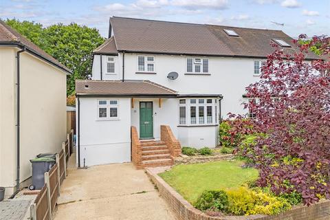 18 Roding View, Buckhurst Hill, IG9 6AQ