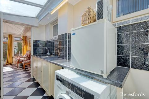 35 Herington Grove, Hutton, Brentwood, CM13 2NW