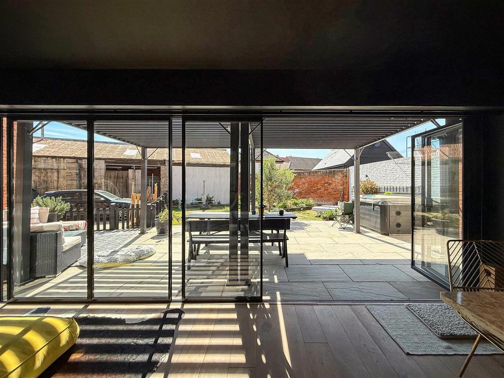 Kitchen/garden room