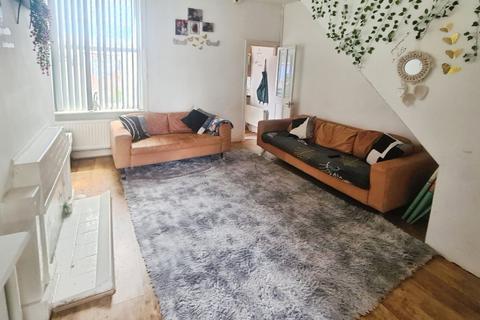 15 Brompton Road, Manchester, M14 7QA
